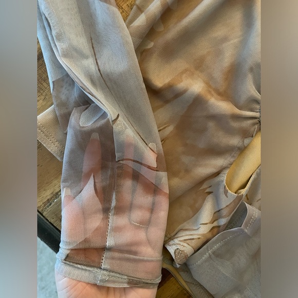 Going out top - Picture 3 of 4